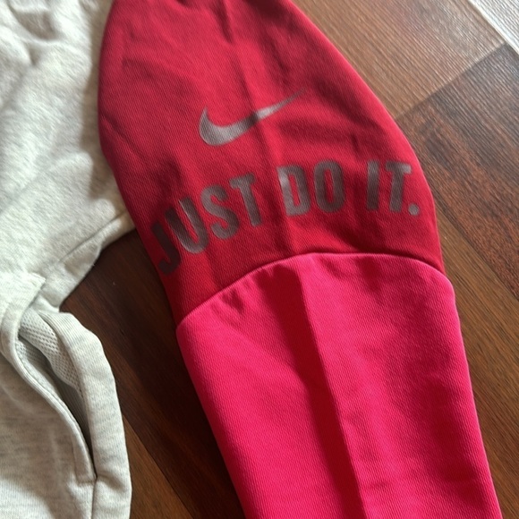 Nike XS Colorblock Gray/Pink/Red Pull Over Sweatshirt - Picture 2 of 7